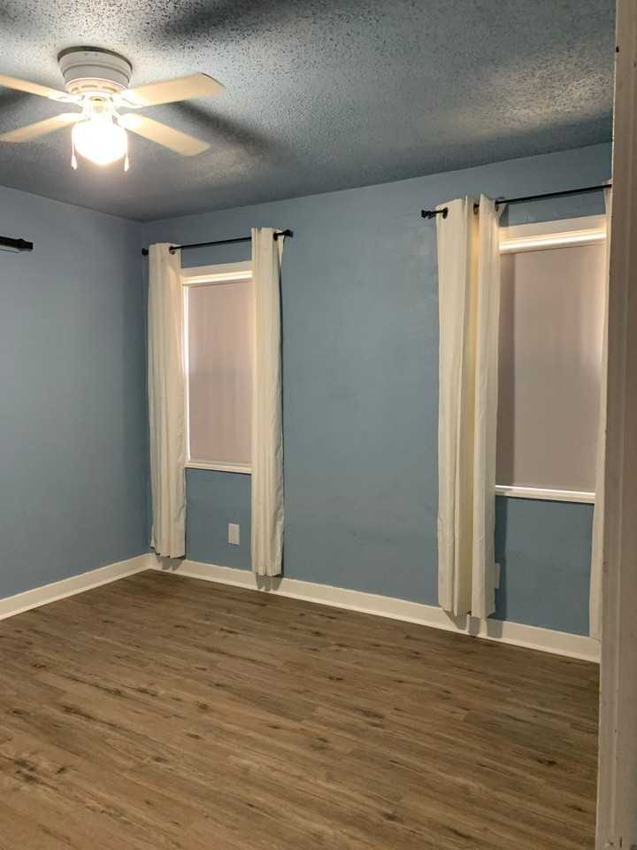 1041 E Locust St - Photo 2 of 7