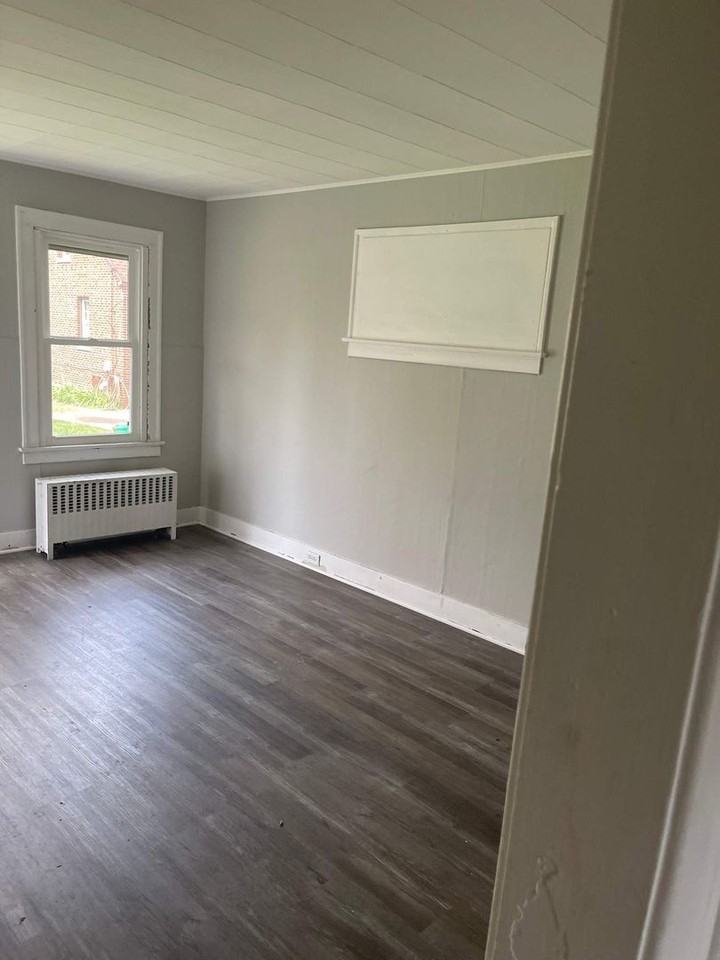 7127 Maplewood Ave - Photo 6 of 6