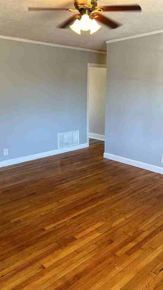 207 W Belvedere Rd - Photo 2 of 18