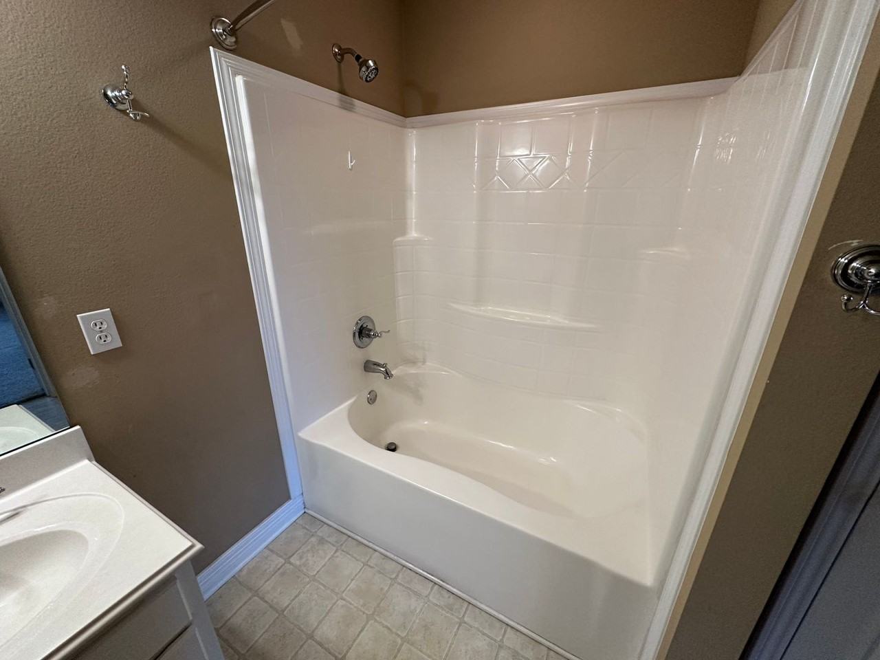598 Whitefield Ln - Photo 6 of 10