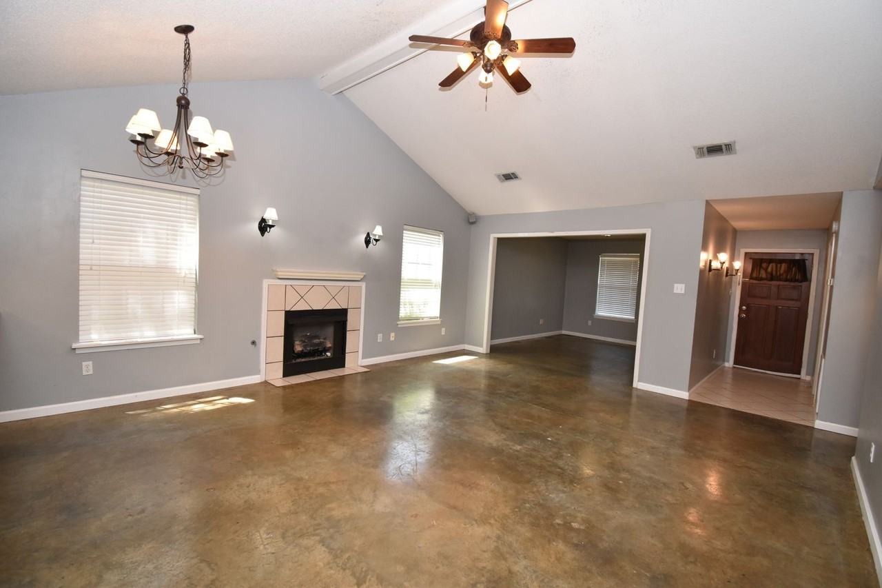 1172 Christpher Ln - Photo 3 of 19