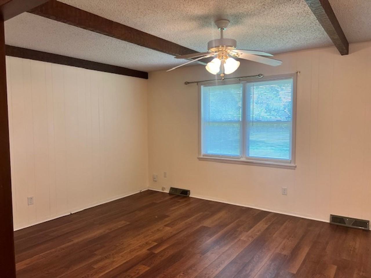 219 E Berkeley St - Photo 5 of 11