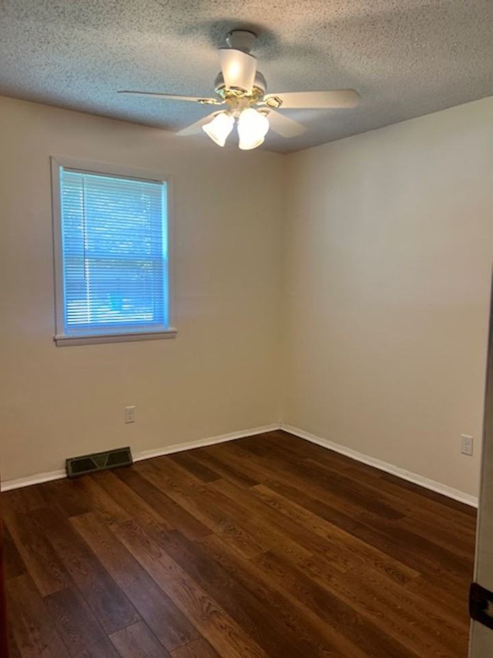 219 E Berkeley St - Photo 7 of 11