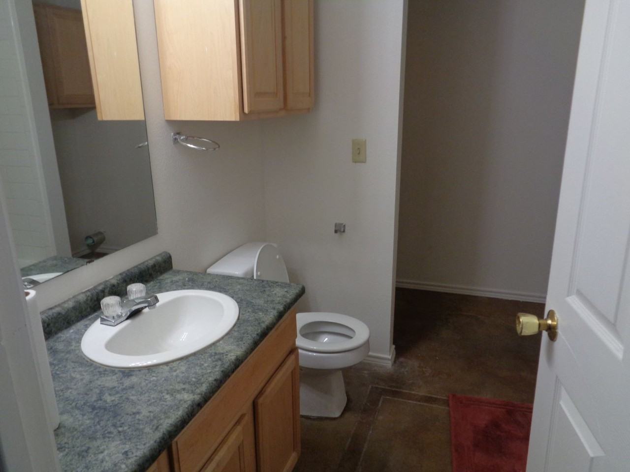 1444 N 8th St - Photo 3 of 6