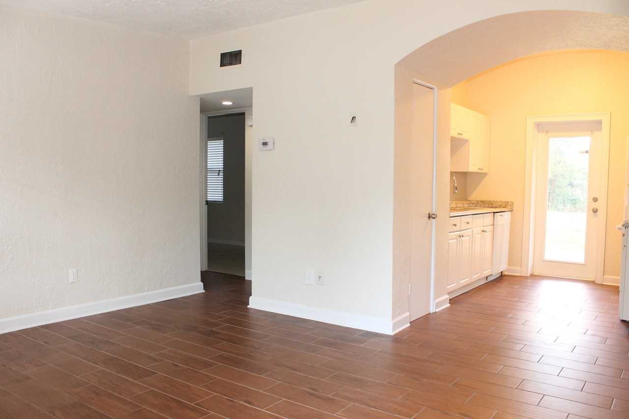 1924 Azalea Ave - Photo 3 of 13