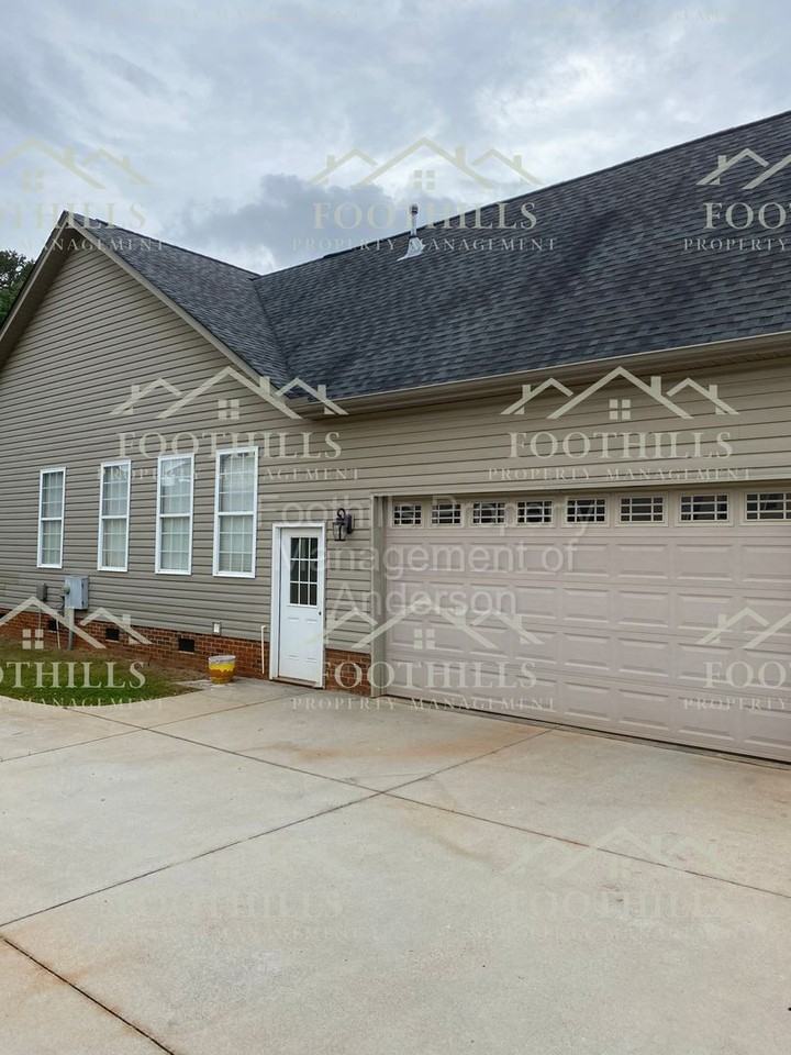 119 Prestwick Dr - Photo 2 of 27