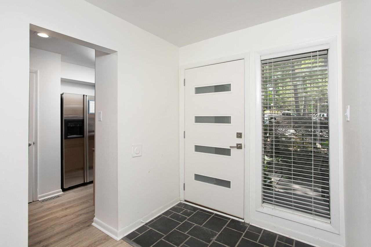 128 Ridge Trl - Photo 3 of 20