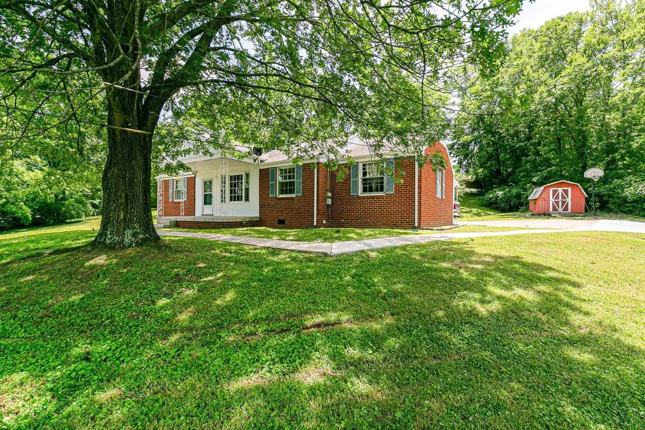 4824 Lynn Dr - Photo 4 of 22