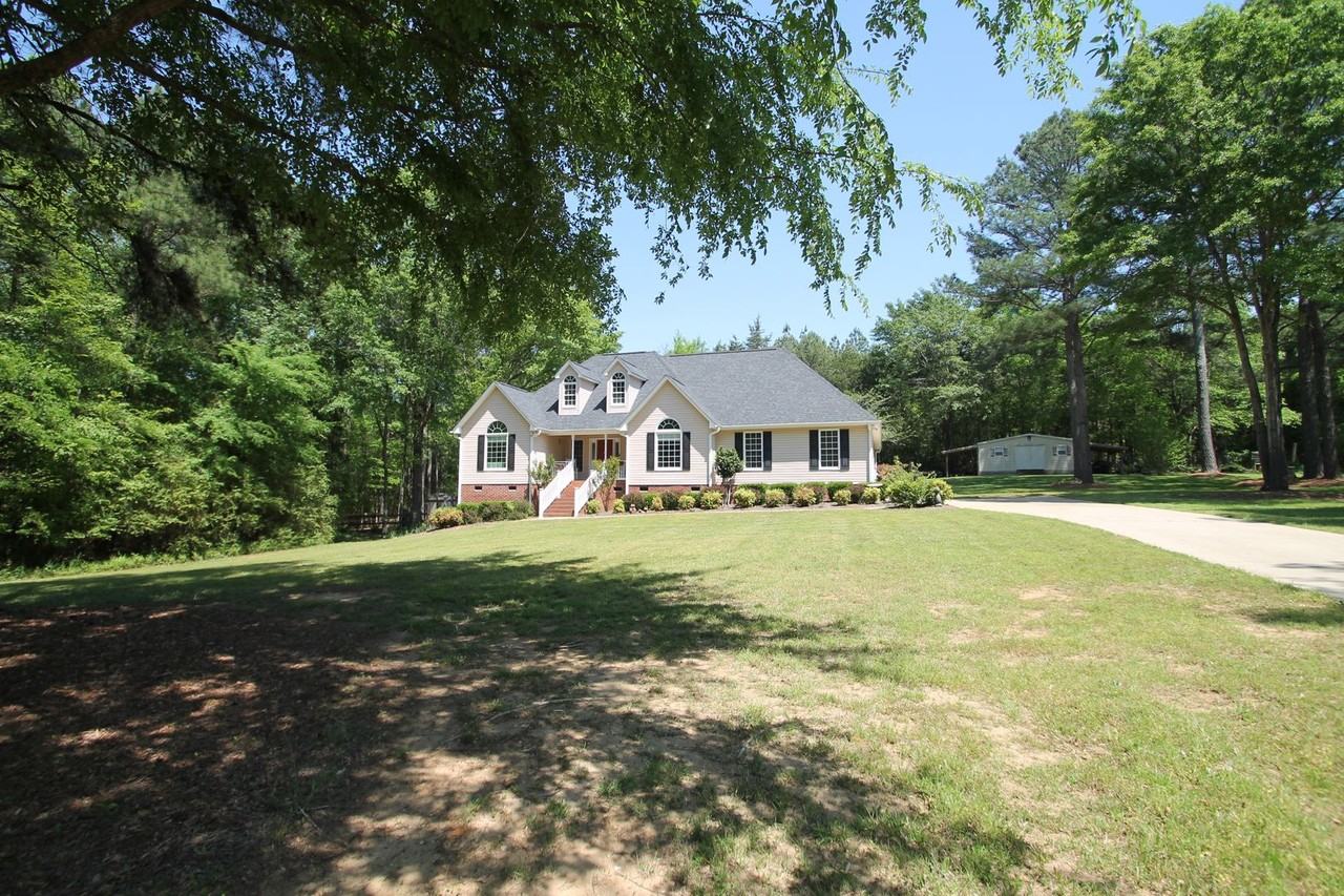 1024 Croatoan Dr - Photo 4 of 18