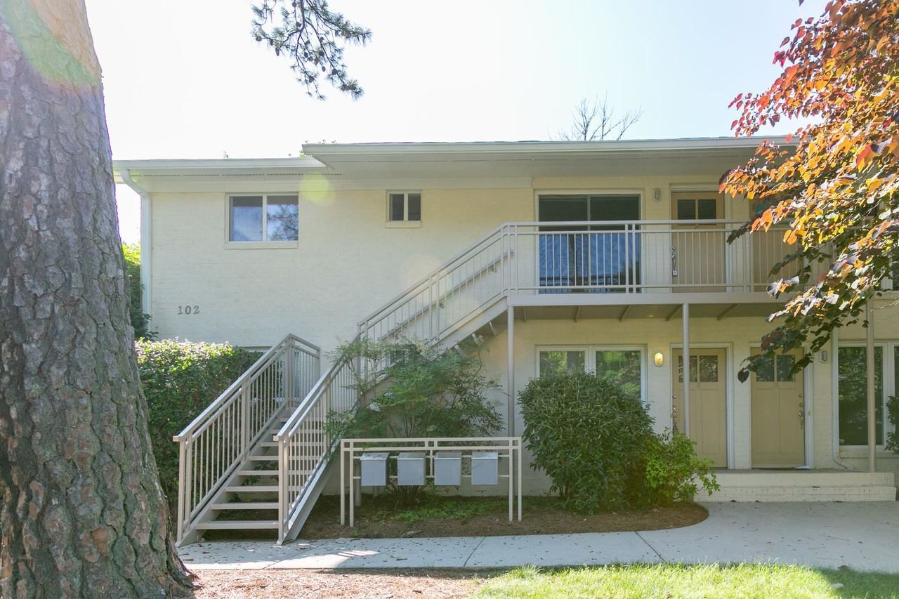 102 Todd St - Photo 2 of 28