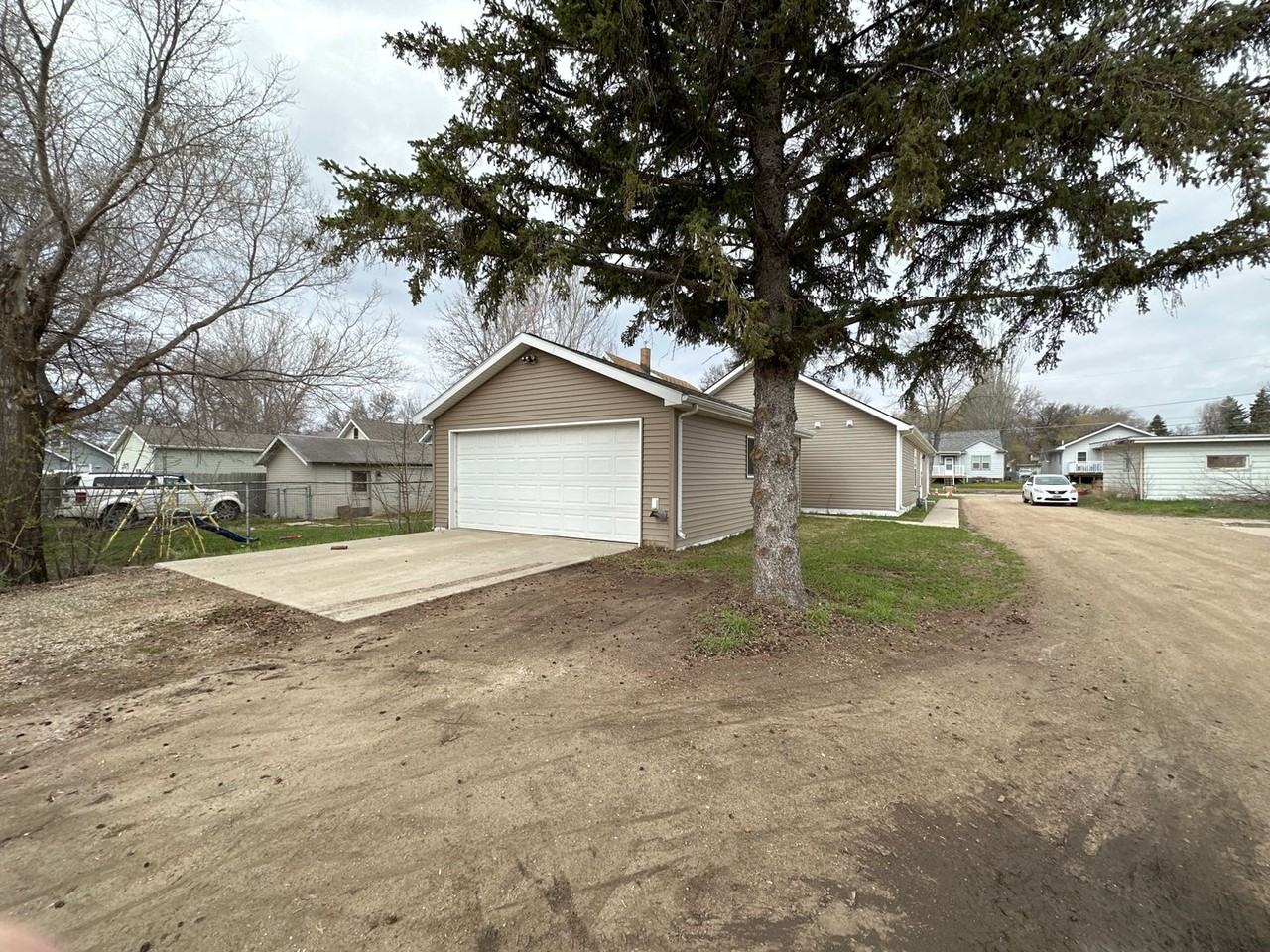 806 10th St Nw - Photo 3 of 3