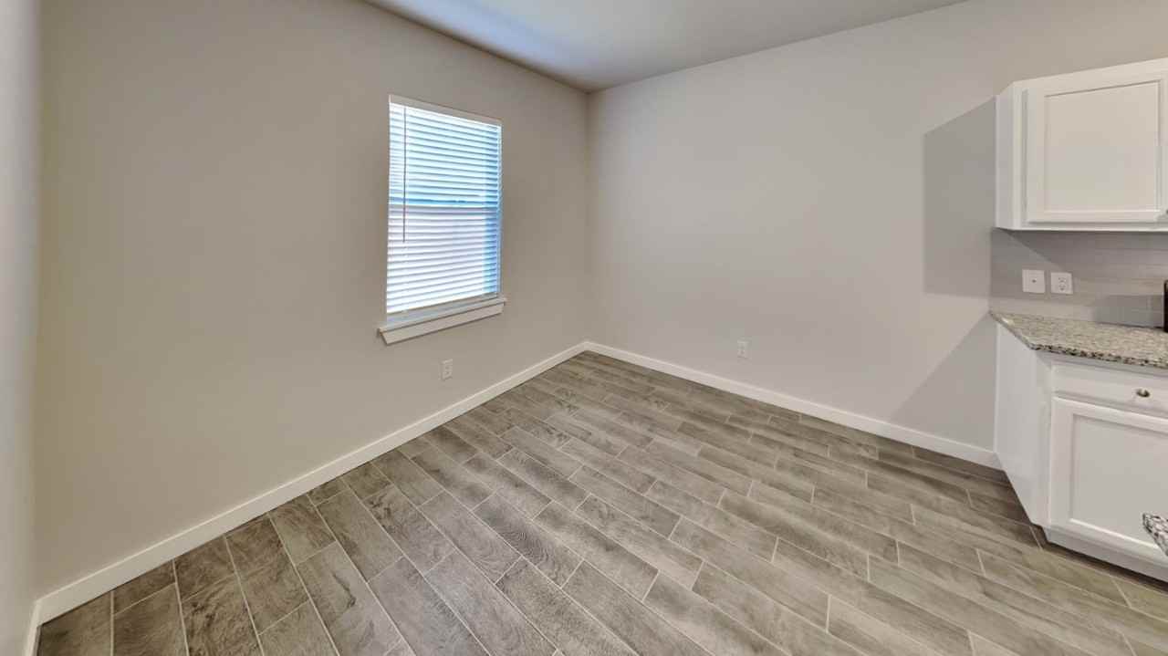 4317 Ne 124th St - Photo 7 of 19