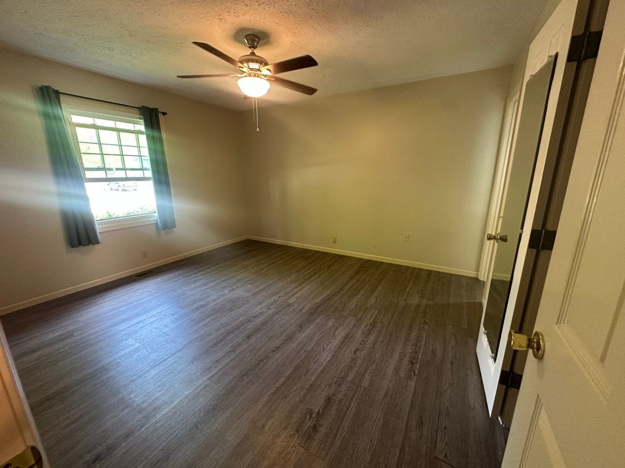 817 Kent Ave - Photo 5 of 16