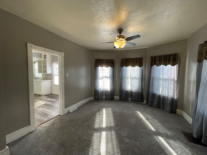 816 Wilmington Ave - Photo 2 of 18