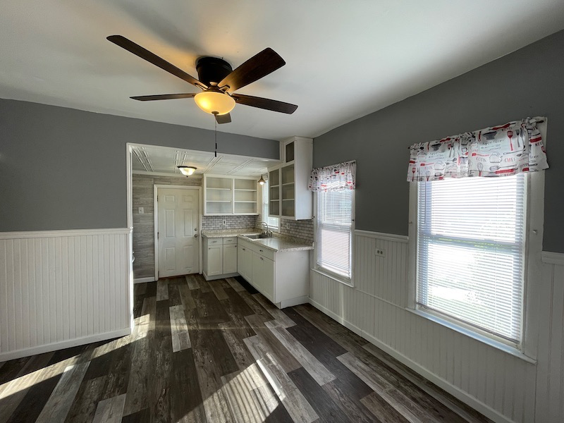 816 Wilmington Ave - Photo 3 of 18