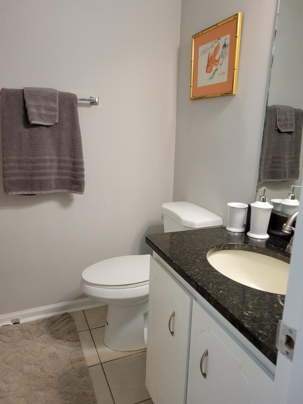 126 Park Avenue Southeast #B - Photo 4 of 9