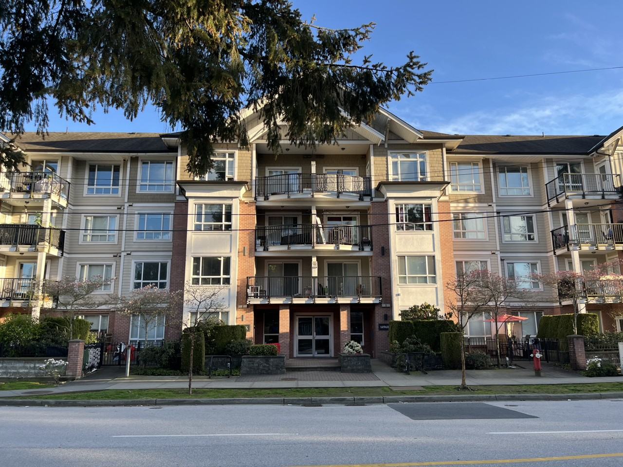 14960 102A Ave - Photo 5 of 12