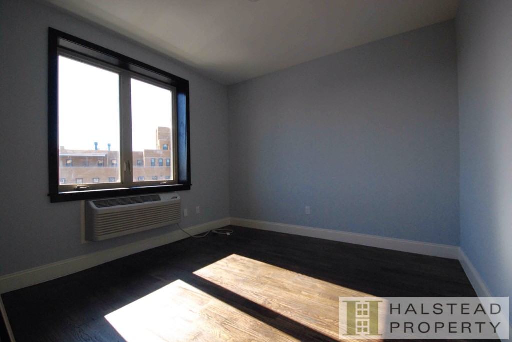 Astoria Boulevard #5R - Photo 3 of 9