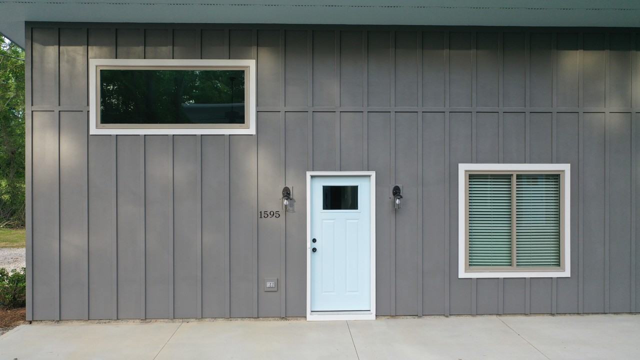 1595 Auburn St #1595 - Photo 3 of 35