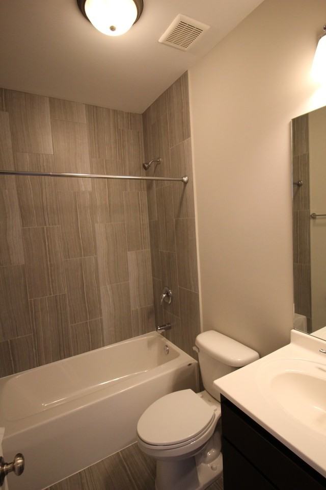6449 N Claremont Ave #2 - Photo 5 of 9