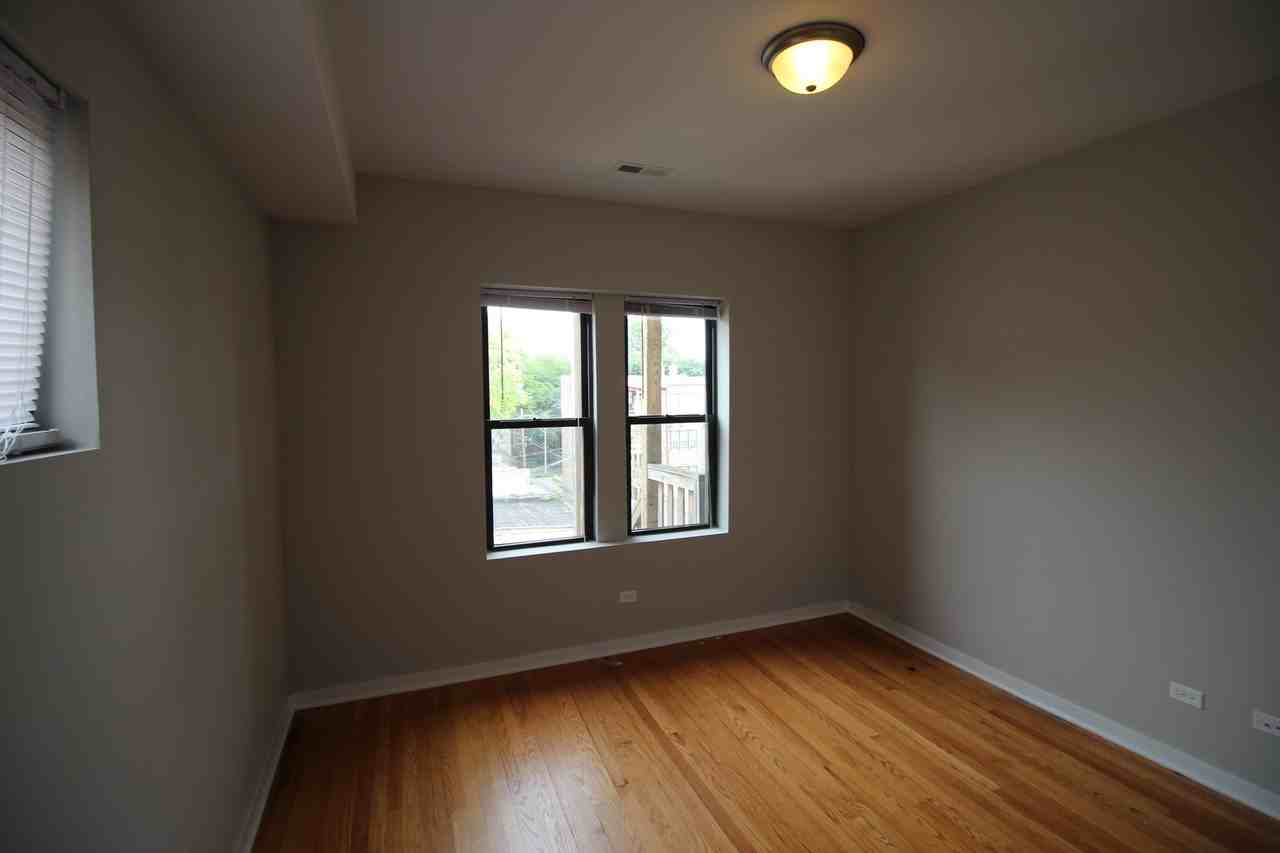 6449 N Claremont Ave #2 - Photo 6 of 9