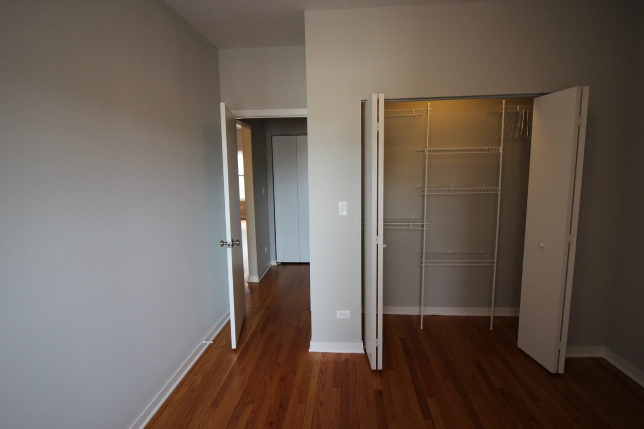 6449 N Claremont Ave #2 - Photo 7 of 9