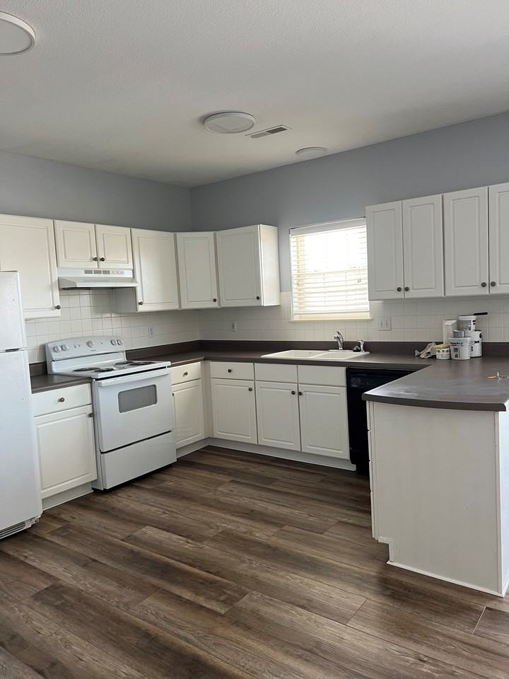 1507 Fox Run Dr #END - Photo 3 of 7