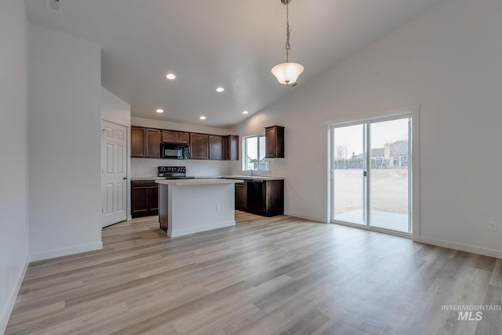 13613 Thurston St #NA - Photo 3 of 10