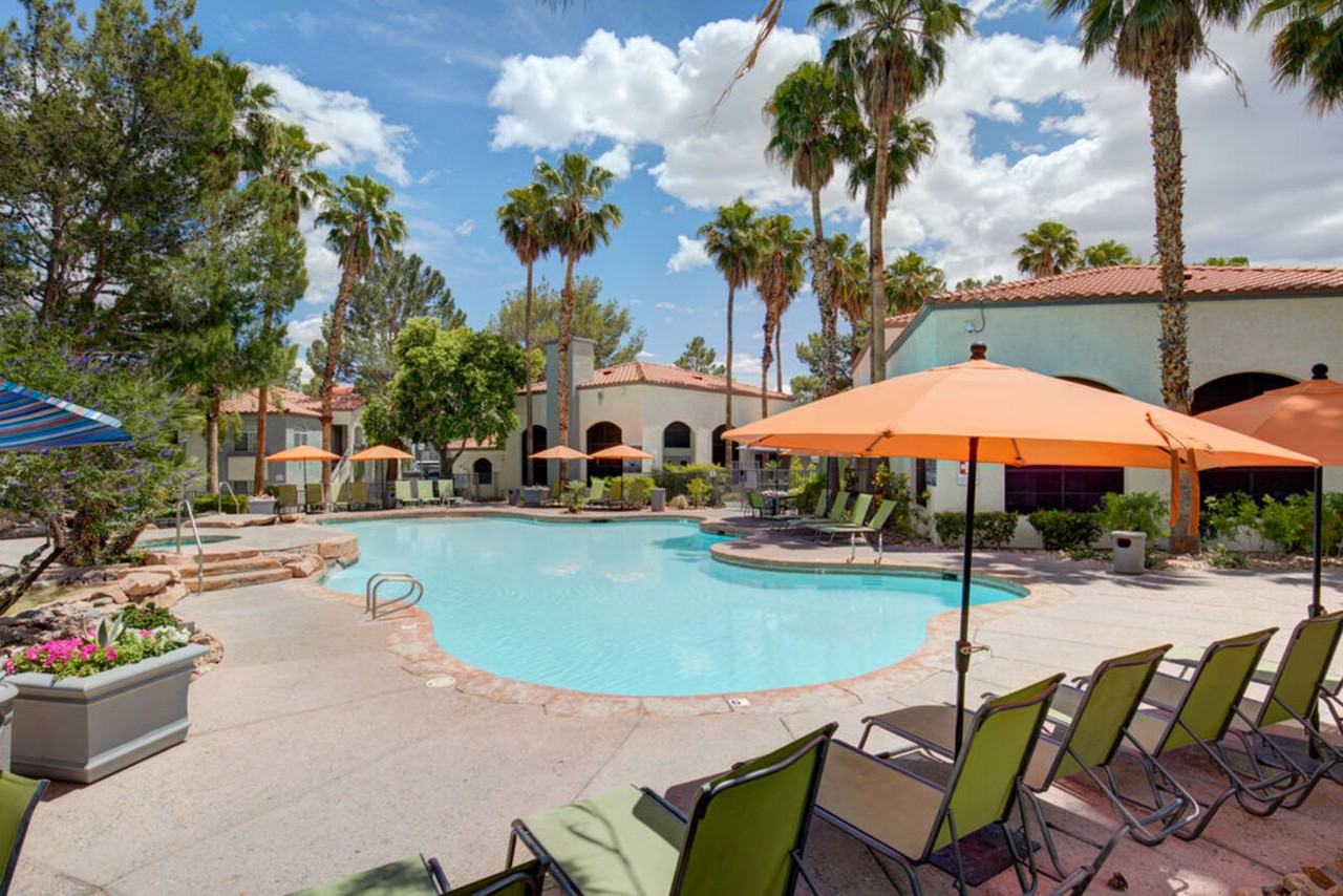 Vintage Pointe - Photo 2 of 30