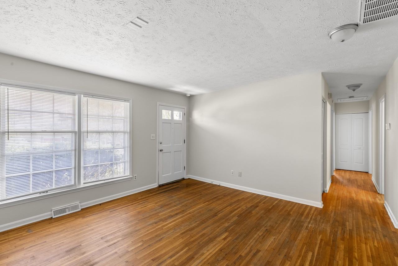 1138 Gainesway Dr #1 - Photo 5 of 21