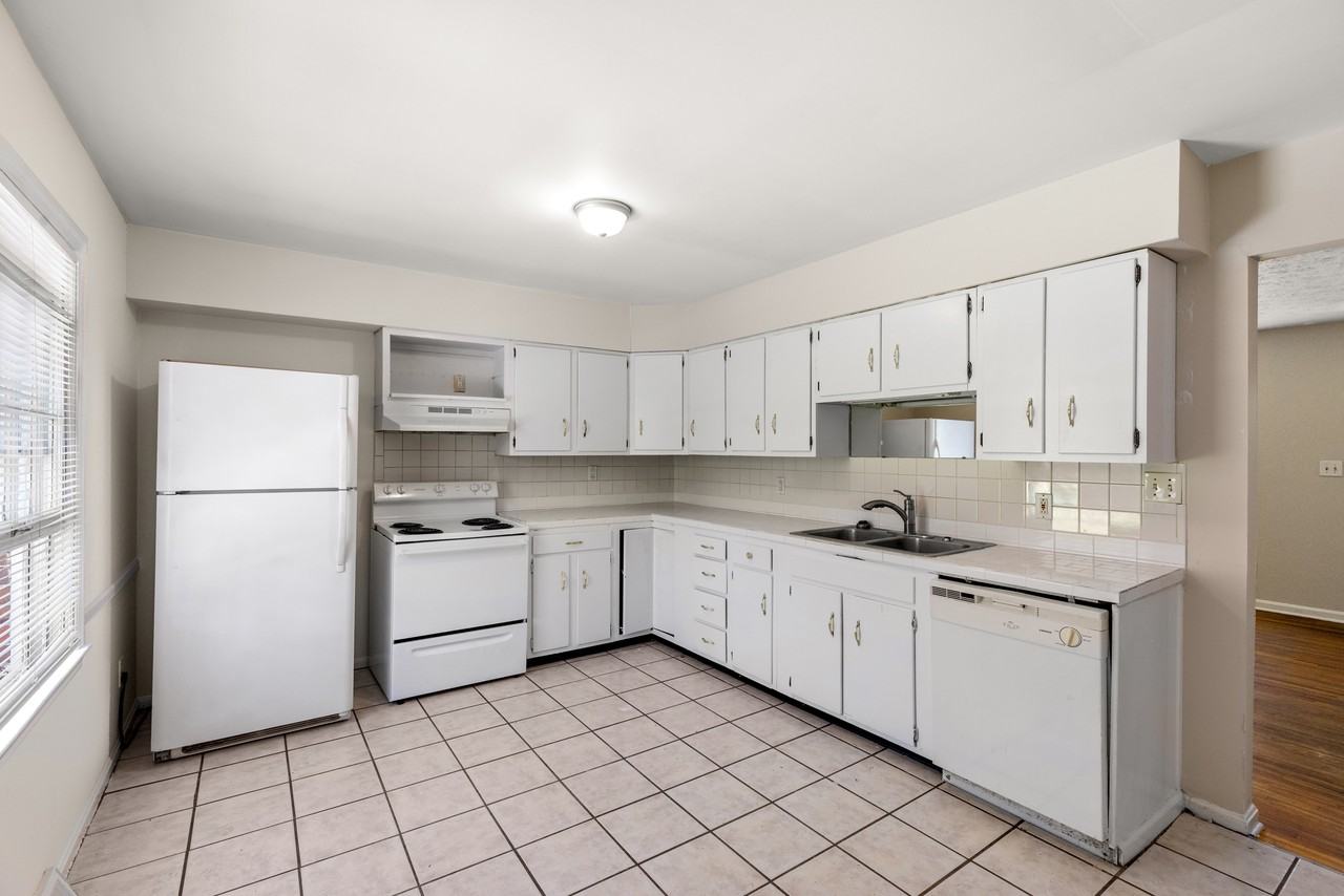 1138 Gainesway Dr #1 - Photo 7 of 21
