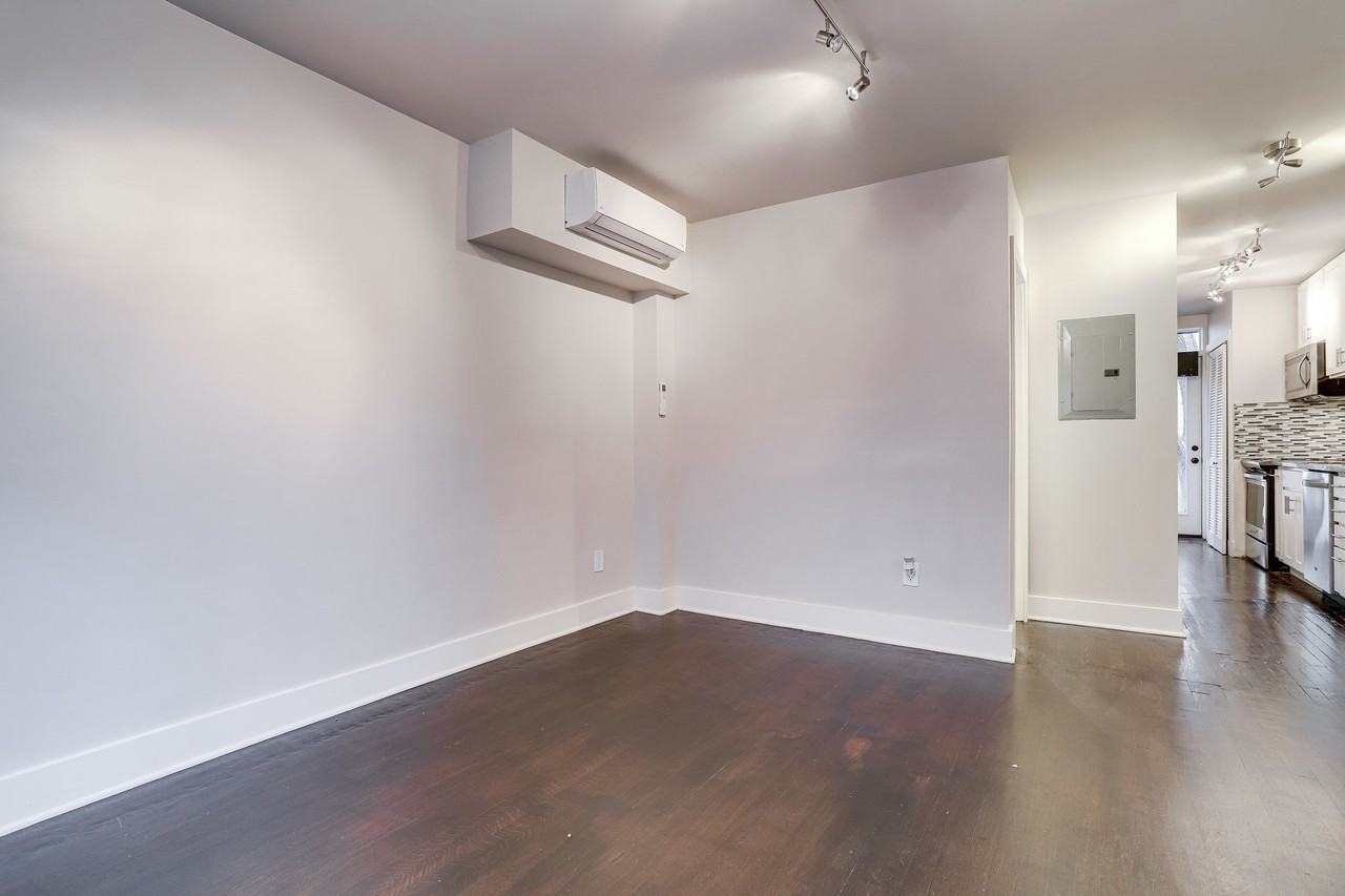 82 Q St Sw #1 - Photo 4 of 24