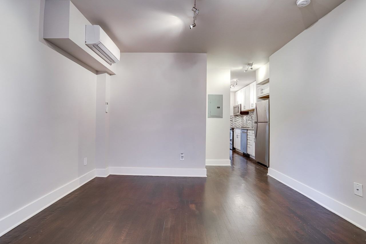 82 Q St Sw #1 - Photo 7 of 24