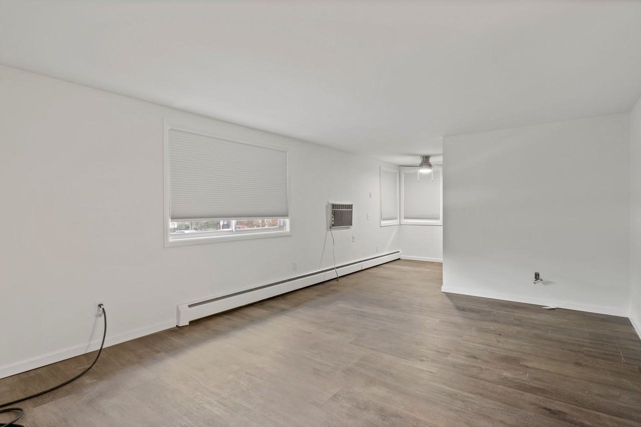 Creekside Apartments - Photo 4 of 24