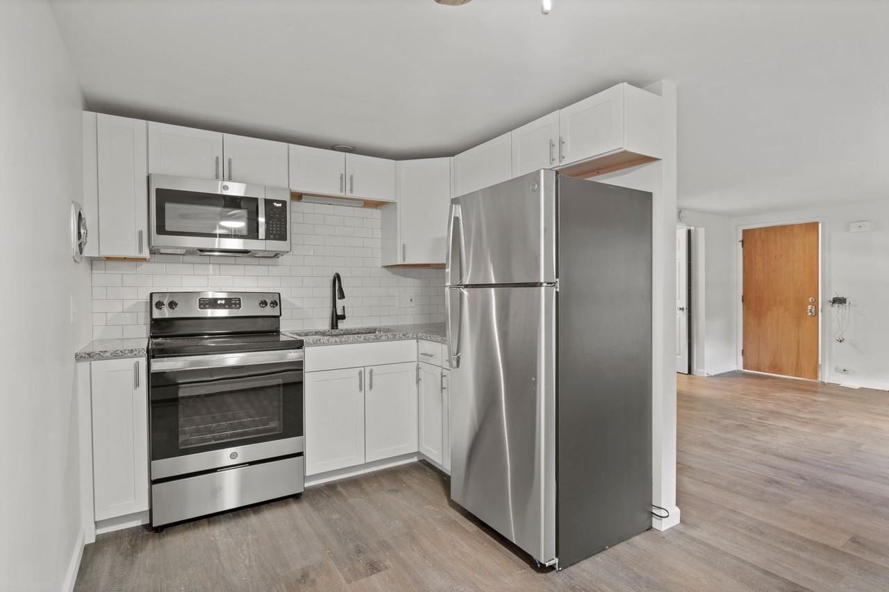 Creekside Apartments - Photo 6 of 24