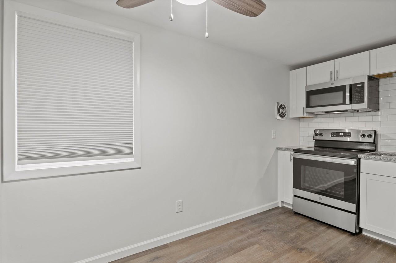 Creekside Apartments - Photo 7 of 24