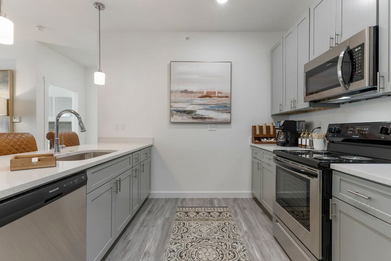 Silos on the Square - Photo 2 of 50