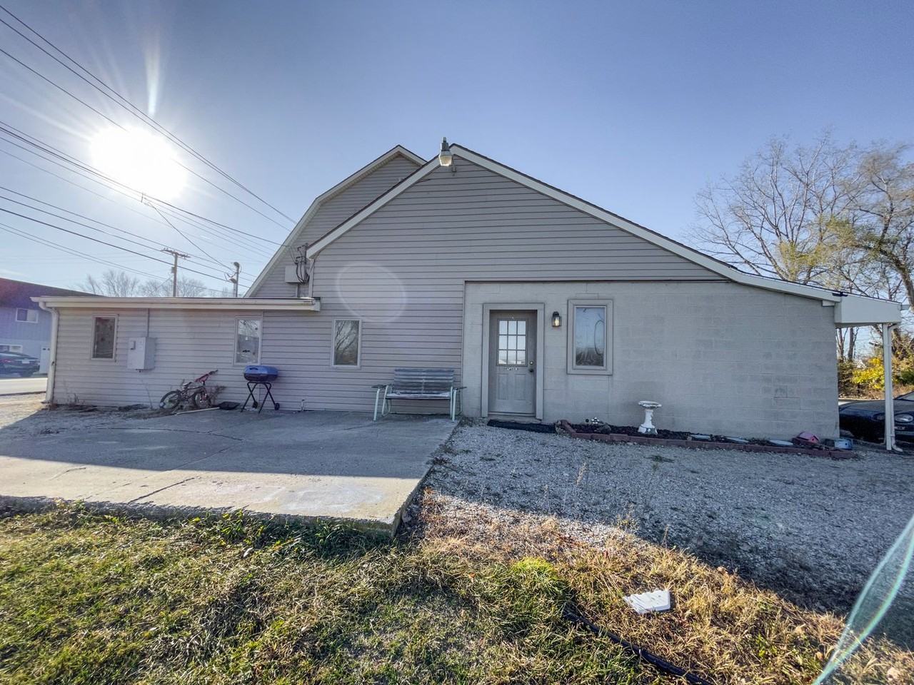 9012 W Jackson St - Photo 4 of 11