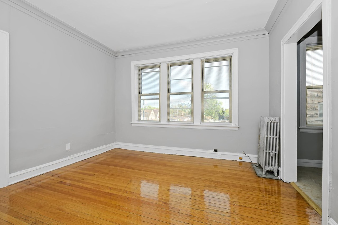 535 E 102nd St - Photo 6 of 10