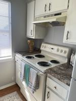 featured image of 827 S York St