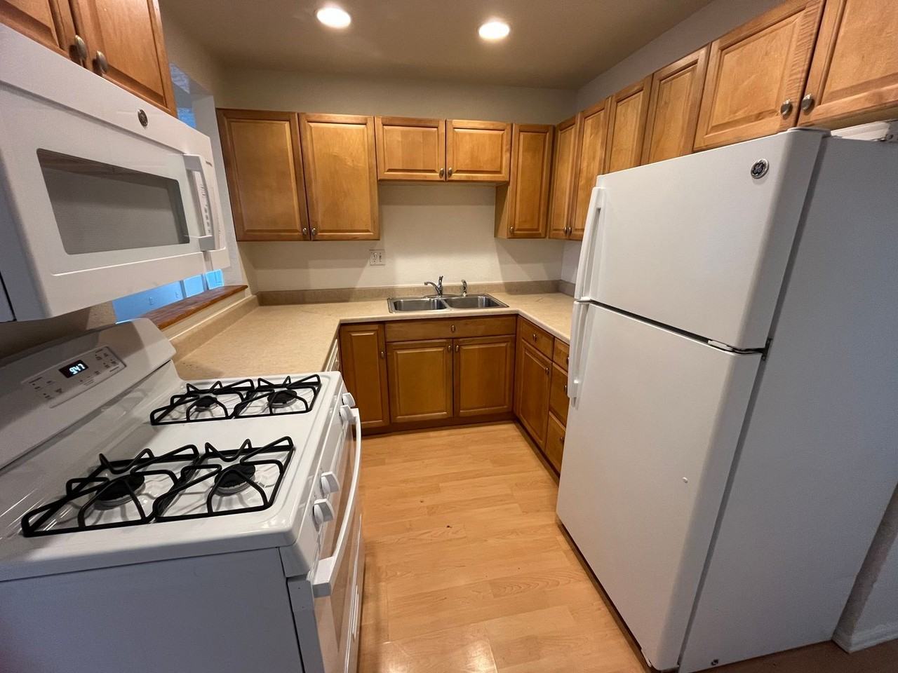 9231 Gaylord St - Photo 3 of 14