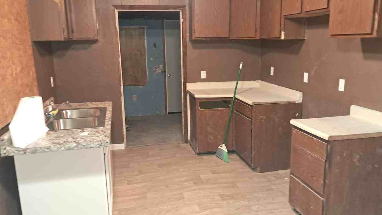 225 Lynn Ave - Photo 3 of 17