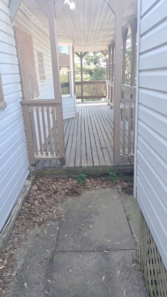 225 Lynn Ave - Photo 4 of 17