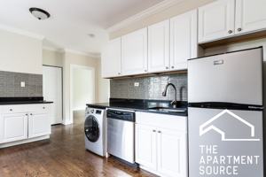 featured image of W Roscoe St #3N