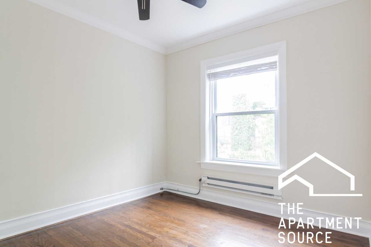W Roscoe St #3N - Photo 5 of 12