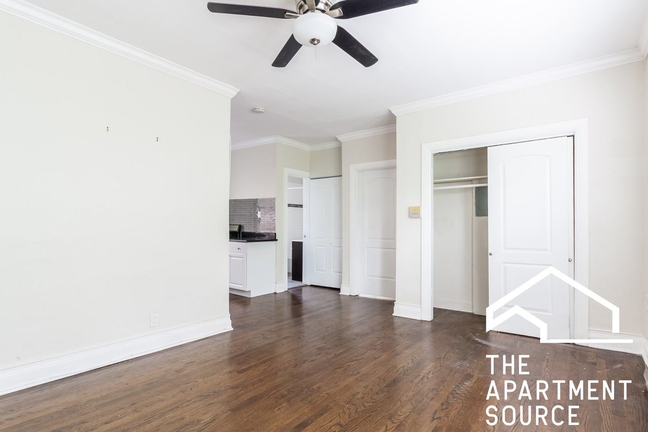 W Roscoe St #3N - Photo 7 of 12