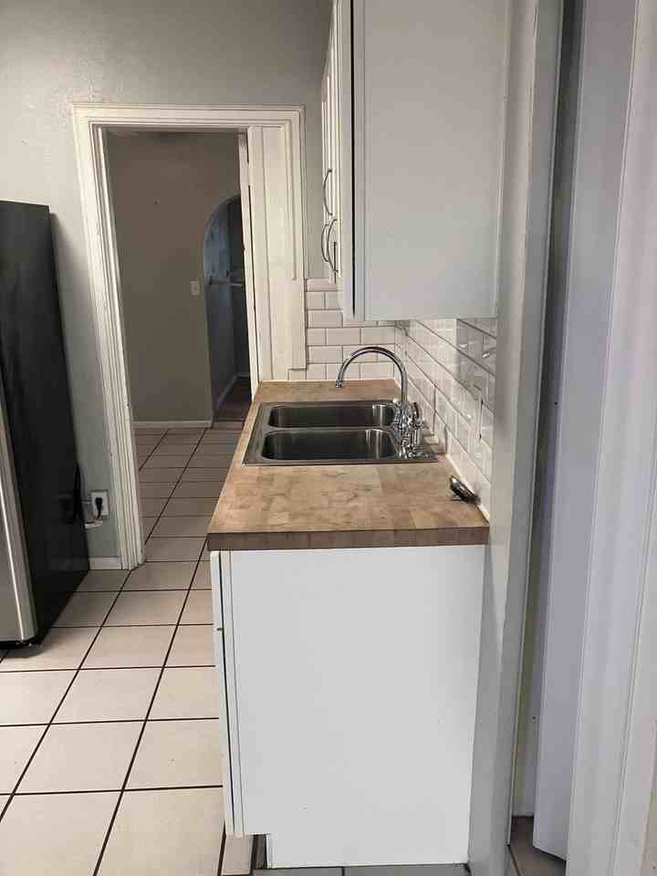 4119 E Fort Lowell Rd #8 - Photo 3 of 15