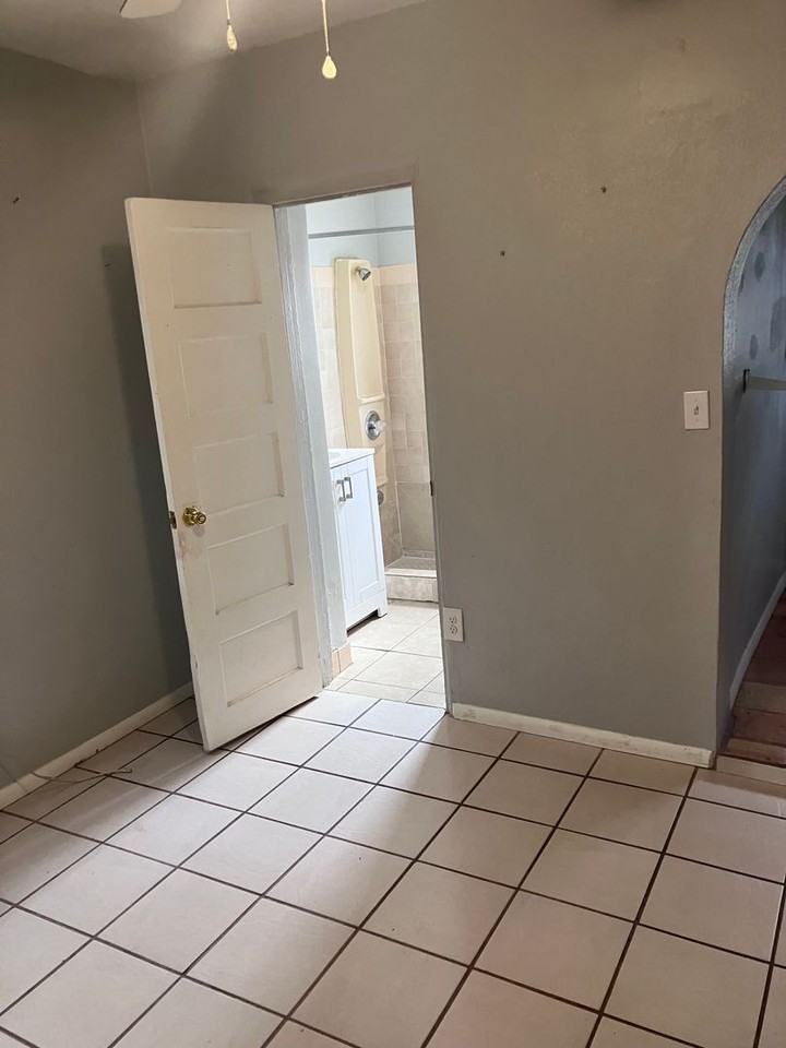4119 E Fort Lowell Rd #8 - Photo 7 of 15