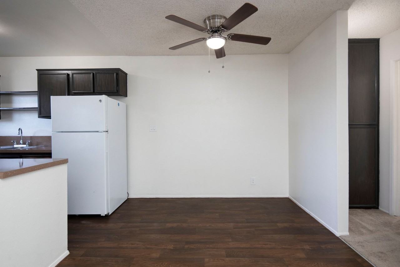 Lakeshore Villas located in the heart of Lakeside - Photo 5 of 16