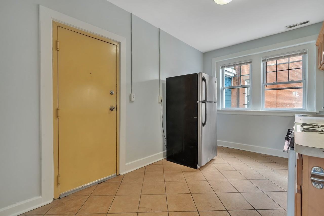 17 Howe Street - Photo 2 of 21